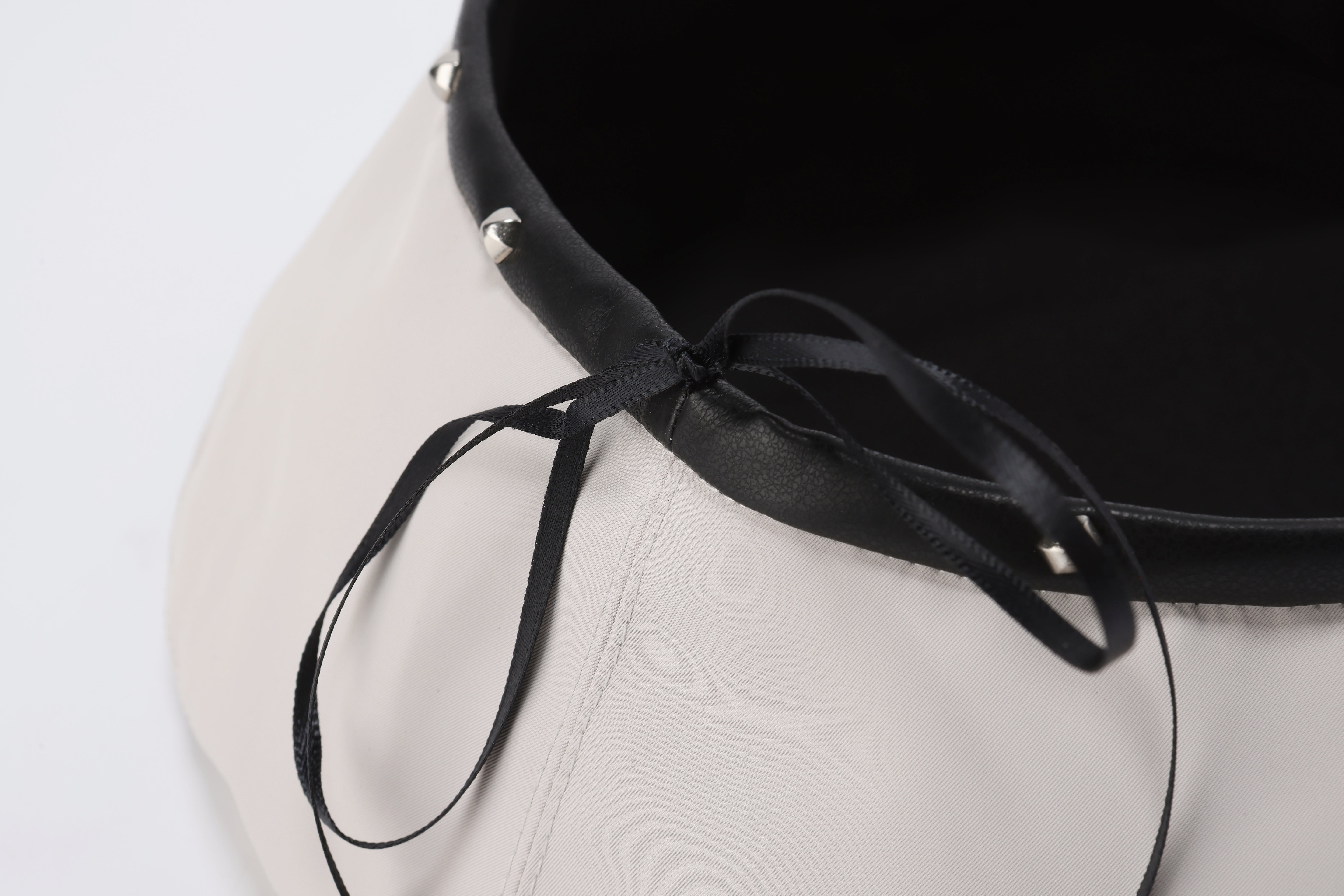 Pumpkin Studded Fullmoon Beret